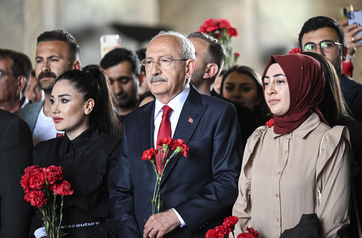 Türkiye Cumhuriyeti 13. Cumhurbaşkanı adayı ve CHP Genel Başkanı Kemel Kılıçdaroğlı Anitkabir ziyaretinde 13 Mayıs 2023