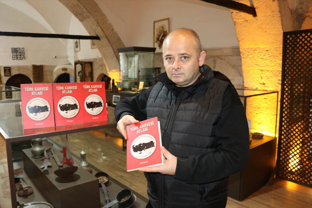 Kitabın yazarlarından Semih Yıldırım: Türkiye'de yaşayan ikinci kahvehane Safranbolu'da