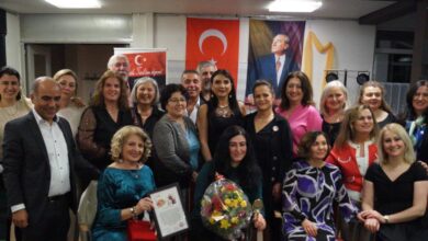 Ruhr Veliler Birliği’nin (RVB) düzenlediği, yönetim kurulu üyeleri Funda Tunçtürk ile Kezban Kızıltan’ın sunumunu yaptığı bir etkinlikle 8 Mart Dünya Emekçi Kadınlar Günü kutlandı.